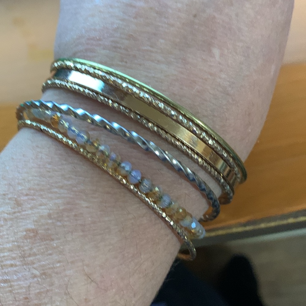 Seven bracelets* - Picture 2 of 7